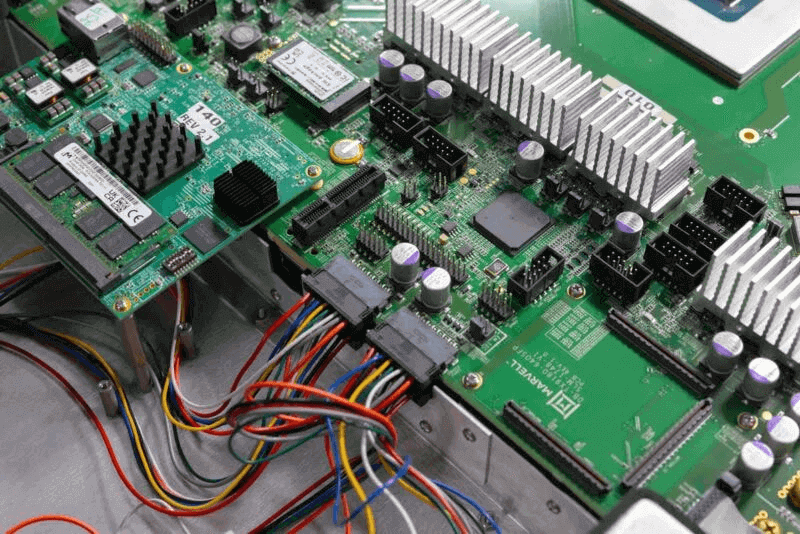 An interesting feature is the built-in PCIe slot for diagnostics.